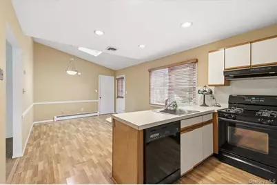 13 Jean Road, West Islip, NY 11795 - Photo 11