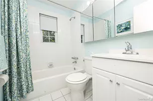 118 Captains Dr, West Babylon, NY 11704 - Photo 7