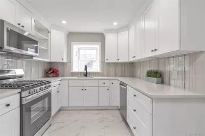 57 E Clinton Avenue, Roosevelt, NY 11575 - Photo 3