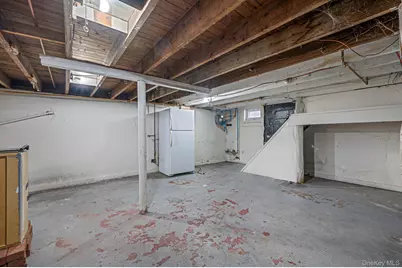 215 West Avenue, Patchogue, NY 11772 - Photo 35