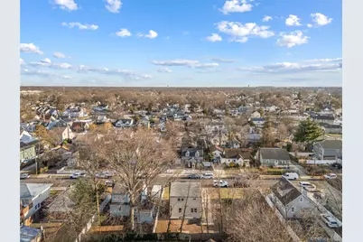 119 E Pennywood Avenue, Roosevelt, NY 11575 - Photo 17