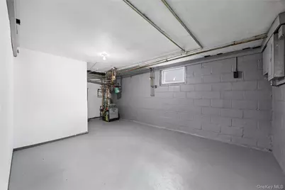 119 E Pennywood Avenue, Roosevelt, NY 11575 - Photo 15