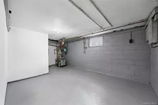 119 E Pennywood Ave, Roosevelt, NY 11575 - Photo 15