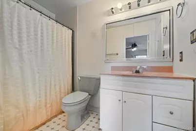 132 Laurel Lane, Wantagh, NY 11793 - Photo 21