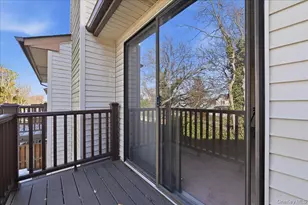 132 Laurel Ln, Wantagh, NY 11793 - Photo 29