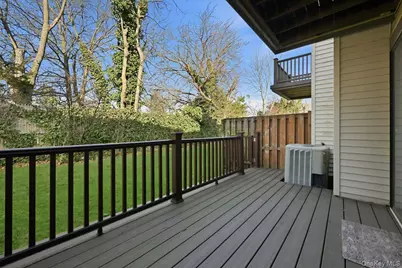 132 Laurel Lane, Wantagh, NY 11793 - Photo 31