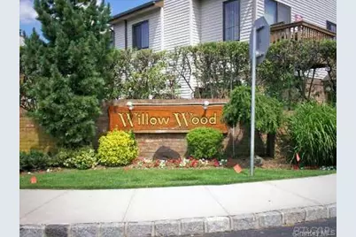 132 Laurel Lane, Wantagh, NY 11793 - Photo 1