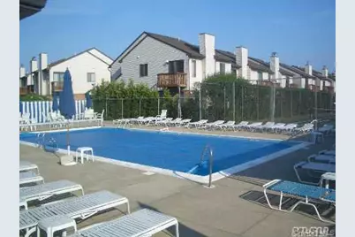 132 Laurel Lane, Wantagh, NY 11793 - Photo 39