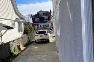 47 Gladys Ave, Hempstead, NY 11550 - Photo 11