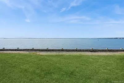 42 Barracuda, East Quogue, NY 11942 - Photo 3