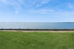 42 Barracuda, East Quogue, NY 11942 - Photo 3