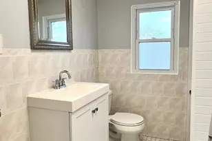 39 Chapman Pl, Bay Shore, NY 11706 - Photo 9