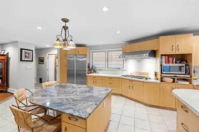 2686 Frances Street, Bellmore, NY 11710 - Photo 11