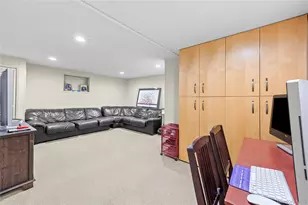 2686 Frances St, Bellmore, NY 11710 - Photo 33