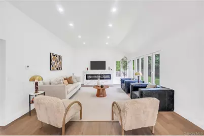 14 Lakeville Drive, East Hills, NY 11576 - Photo 5