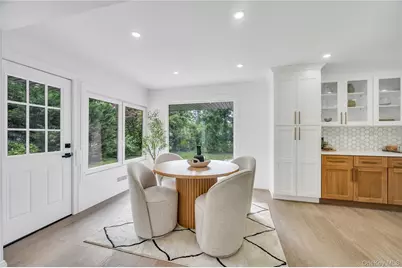 14 Lakeville Drive, East Hills, NY 11576 - Photo 9