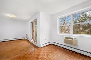 10 Ipswich Ave, Great Neck, NY 11021 - Photo 5