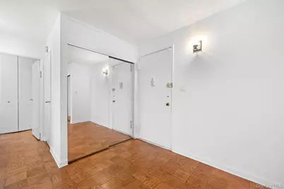 10 Ipswich Avenue #4M, Great Neck, NY 11021 - Photo 11