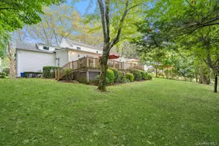 12 Chester Dr, Great Neck, NY 11021 - Photo 27