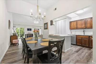 22 So. Gate Circle, Massapequa Park, NY 11762 - Photo 7