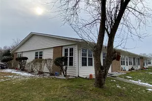 274 Berwick Ct, Ridge, NY 11961 - Photo 3