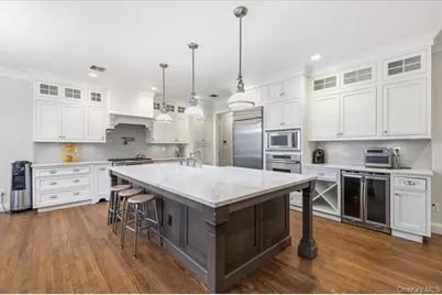 21 Astor Avenue, Saint James, NY 11780 - Photo 5