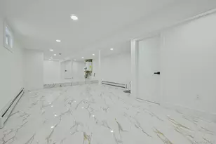 44 Catherine Ave, Franklin Square, NY 11010 - Photo 17