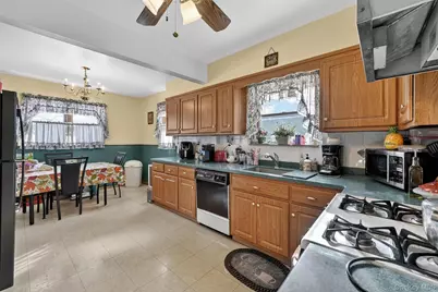 56 Lincoln Avenue, Pearl River, NY 10965 - Photo 9