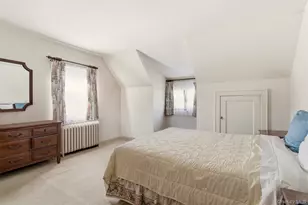 54 Summit Dr, Manhasset, NY 11030 - Photo 13