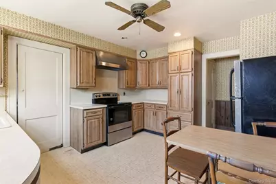 54 Summit Drive, Manhasset, NY 11030 - Photo 9