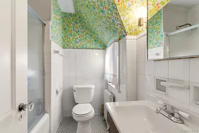 54 Summit Drive, Manhasset, NY 11030 - Photo 15