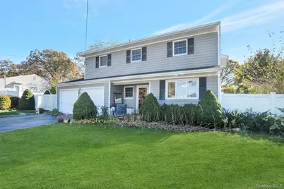 26 Fran Lane, Selden, NY 11784 - Photo 1
