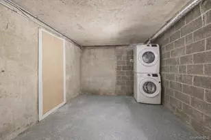 4077 Ely Ave, Bronx, NY 10466 - Photo 17