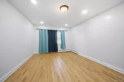 4077 Ely Avenue, Bronx, NY 10466 - Photo 9