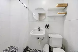 4077 Ely Ave, Bronx, NY 10466 - Photo 19