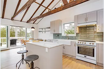 9 Helens Lane, Southampton, NY 11968 - Photo 5