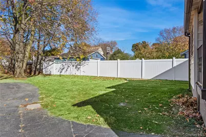 63 Railroad Street, Huntington Station, NY 11746 - Photo 15