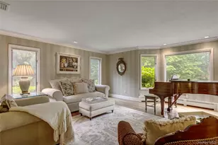 527 Split Rock Rd, Syosset, NY 11791 - Photo 9