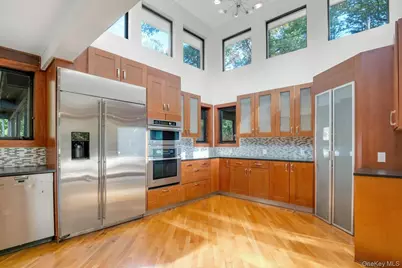 309 Scarborough Road, Briarcliff Manor, NY 10510 - Photo 5