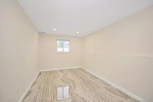 1841 Stanley Dr, South Merrick, NY 11566 - Photo 15