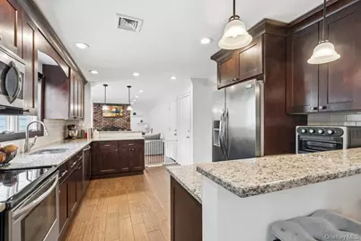 1330 Bea Court, East Meadow, NY 11554 - Photo 9