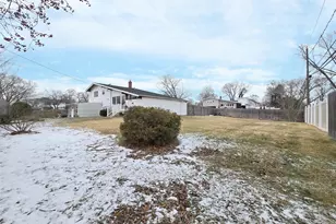 50 Spur Ln, Centereach, NY 11720 - Photo 25