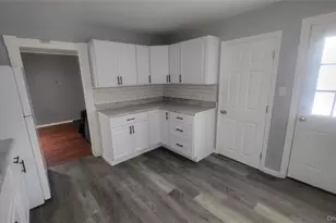 164 Thompson St, Poughkeepsie, NY 12601 - Photo 3