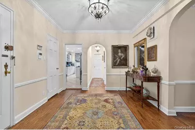 24 Hamilton Place #F-1, Garden City, NY 11530 - Photo 3