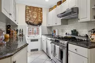 24 Hamilton Pl, Garden City, NY 11530 - Photo 11