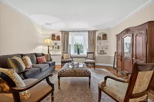 24 Hamilton Pl, Garden City, NY 11530 - Photo 5