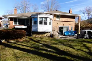 24 Cedar Rd, Westbury, NY 11590 - Photo 21