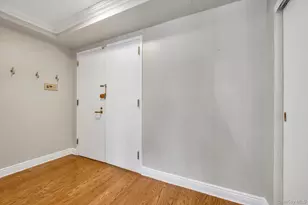 100 Cutter Mill Rd, Great Neck, NY 11021 - Photo 11