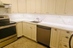 100 Cutter Mill Rd, Great Neck, NY 11021 - Photo 7