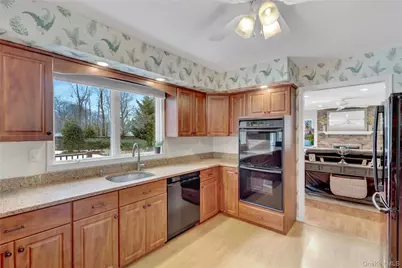 6 Samuels Path, Miller Place, NY 11764 - Photo 19